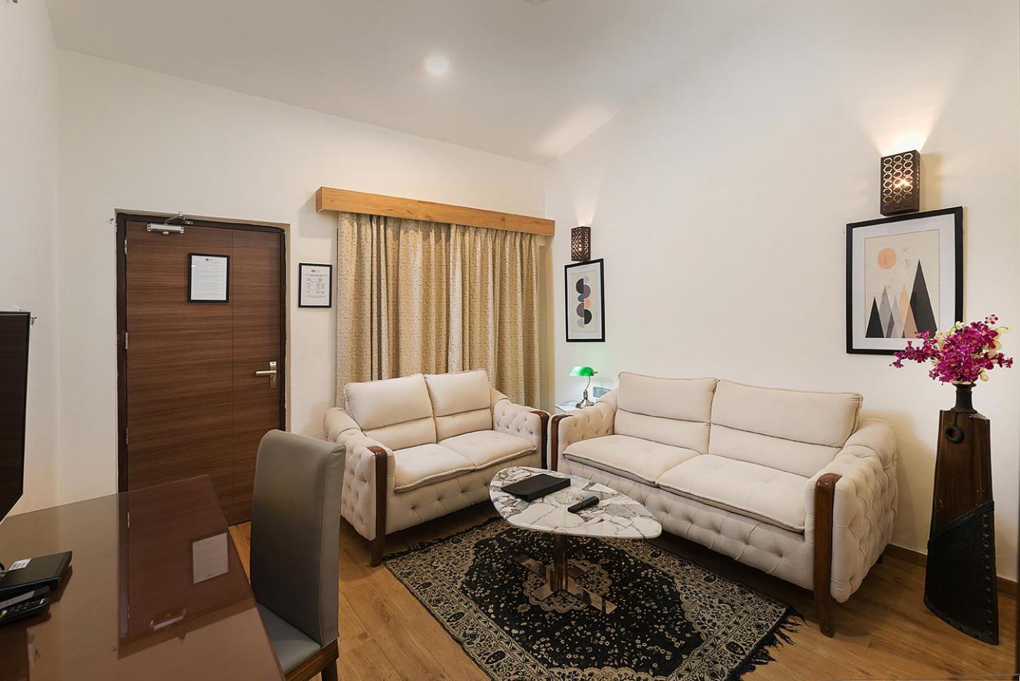 Manas Lifestyle Resort, Igatpuri Room photo