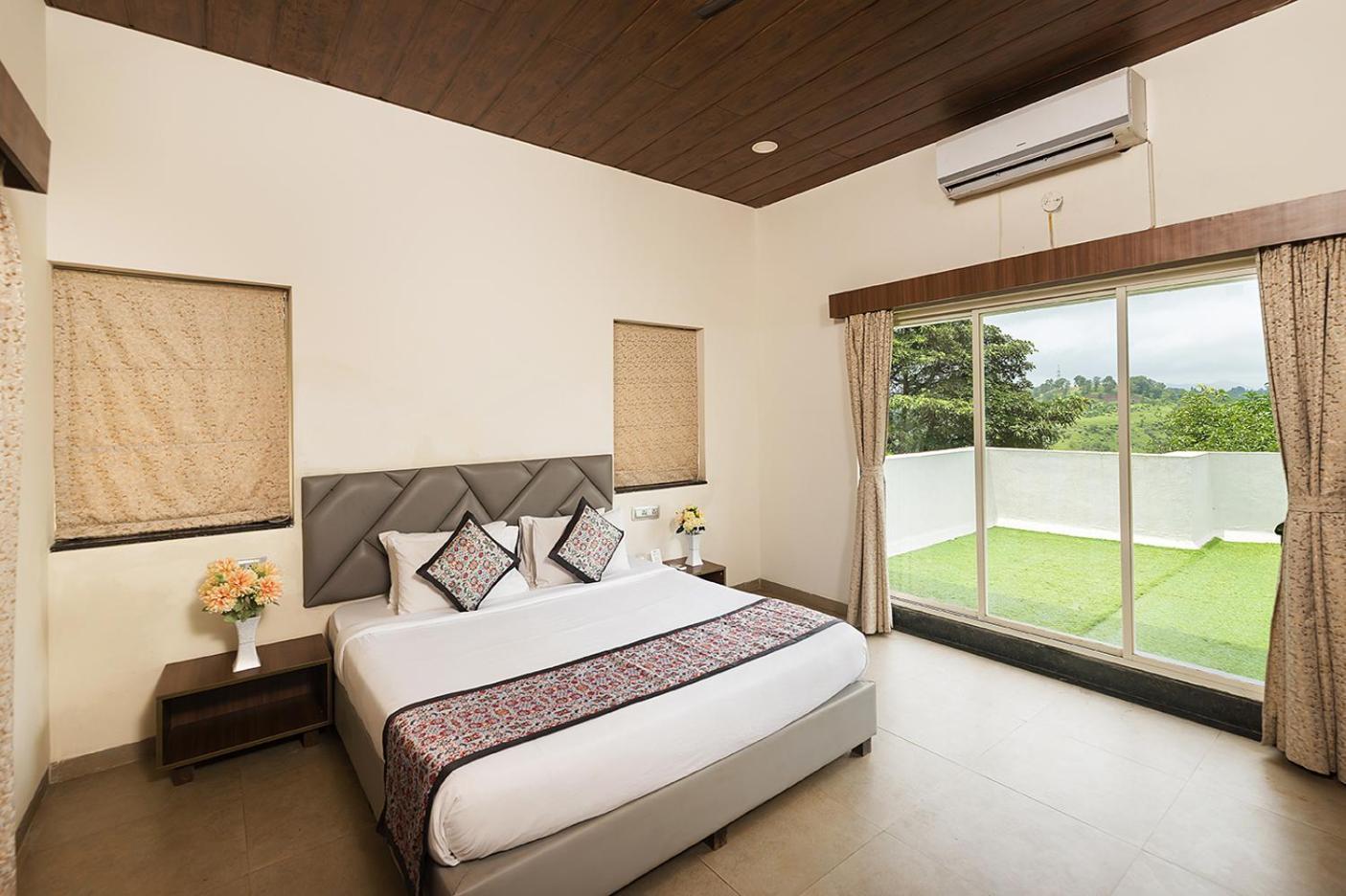 Manas Lifestyle Resort, Igatpuri Room photo